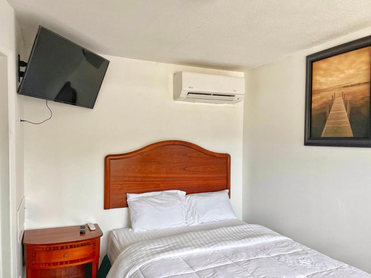 Sunny Motel Порт Елгин Екстериор снимка